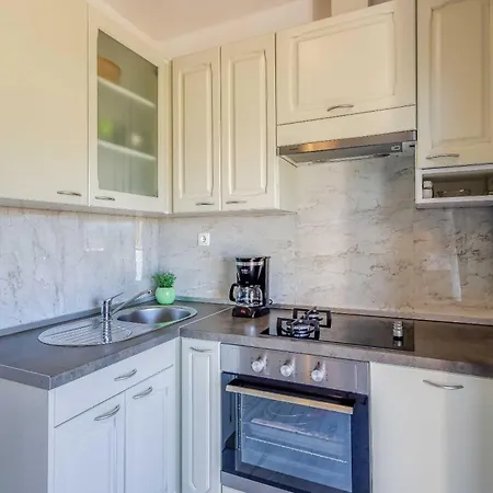 Biserka Apartment Malinska