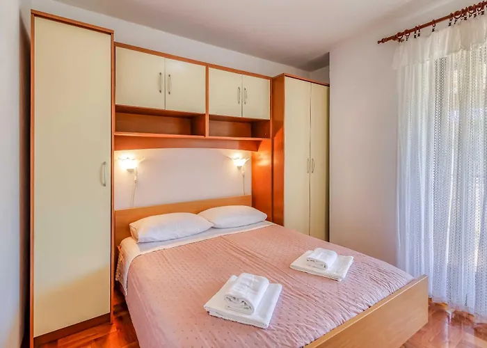 Biserka Apartament Malinska