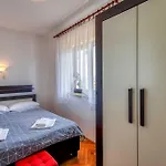 Appartement Biserka *