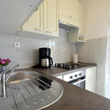 Biserka Apartment Malinska