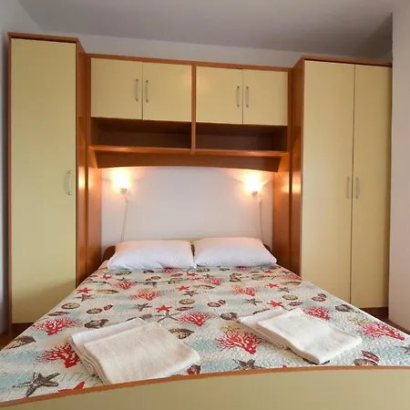 Biserka Apartment *