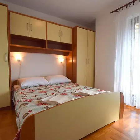 Apartment Biserka