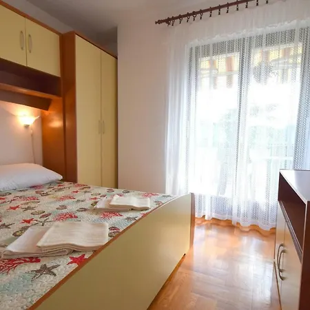 Apartment Biserka