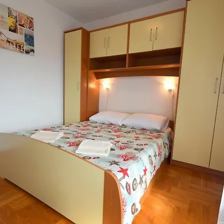 Apartment Biserka Malinska